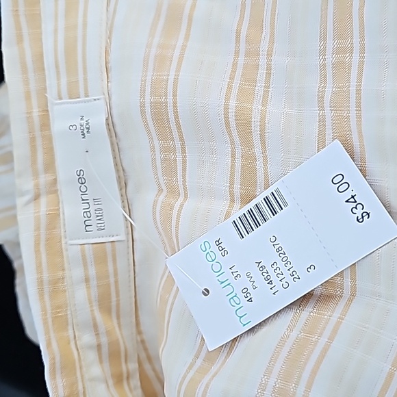 Maurices Relaxed Fit Plus Size 3 Lightweight button down blouse NWT - Picture 2 of 16